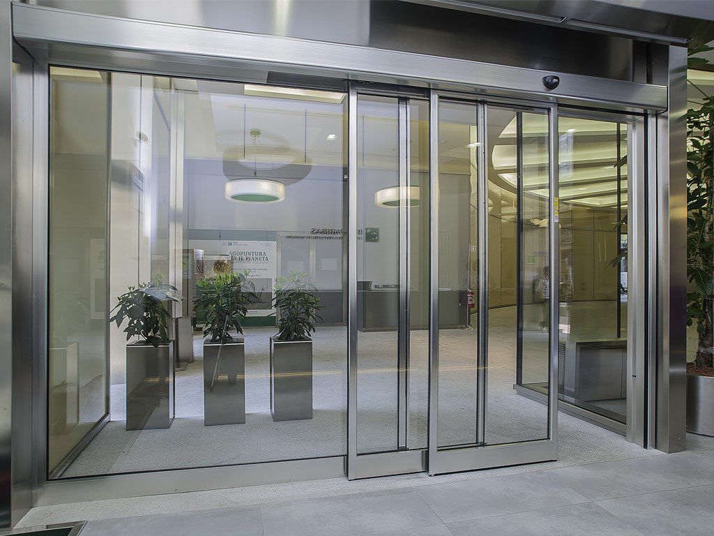 How to Fix Commercial Glass Doors: A Comprehensive Guide