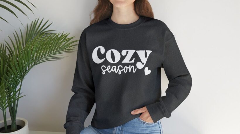 Seasonal Sweatshirt Styles: Embracing Cozy Comfort in the Fall-Winter Transition