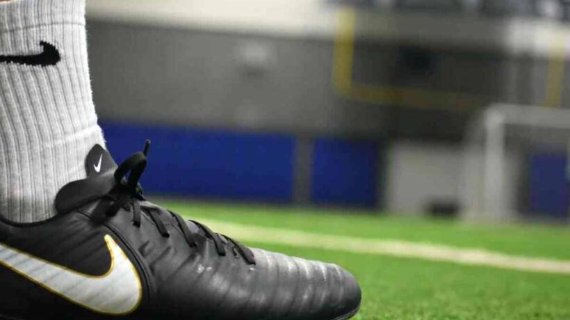 Choosing the Right Football Cleats: A Comprehensive Guide