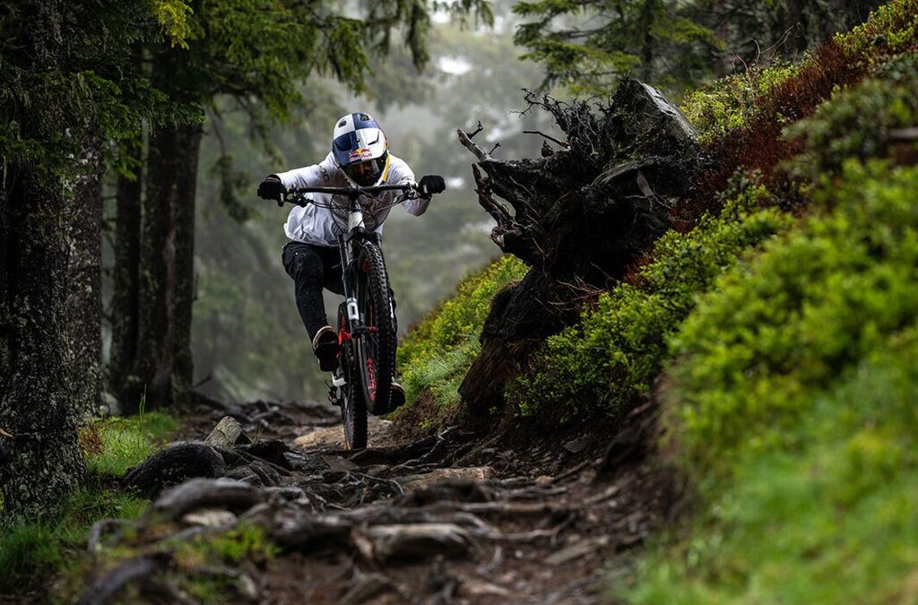 How to choose an enduro mountain bike?