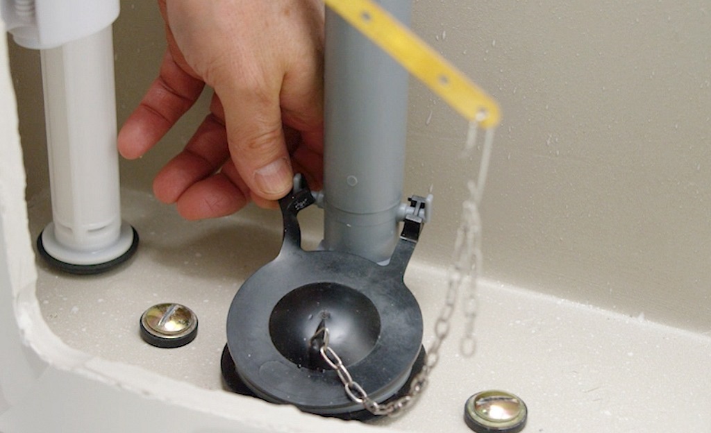 How to fix a broken toilet flapper chain? 