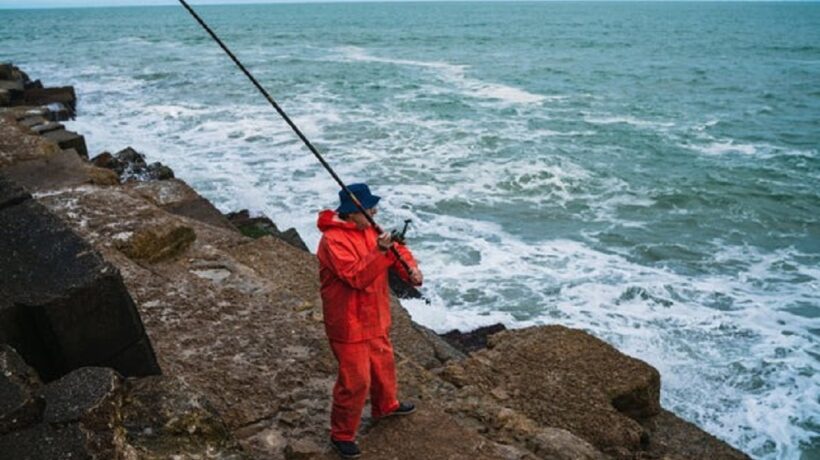 Fishing in Wind, Rain, and Heat: How to Adjust Your Strategy