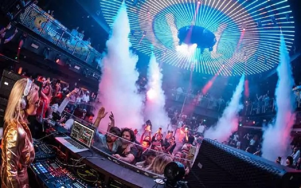What should I wear to Miami nightclubs
