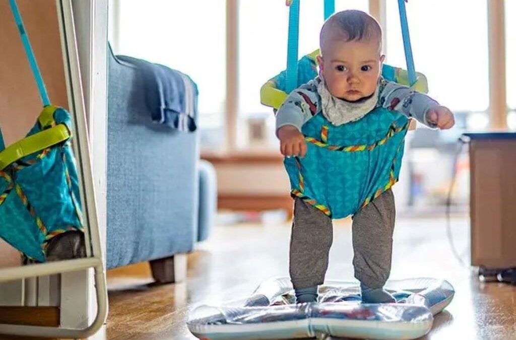 The Right Age for Babies to Use a Jumper